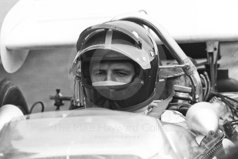 Graham Hill, Brooke Bond Oxo/Rob Walker Lotus Ford 49C, on the grid before the Race of Champions, Brands Hatch, 1970.
