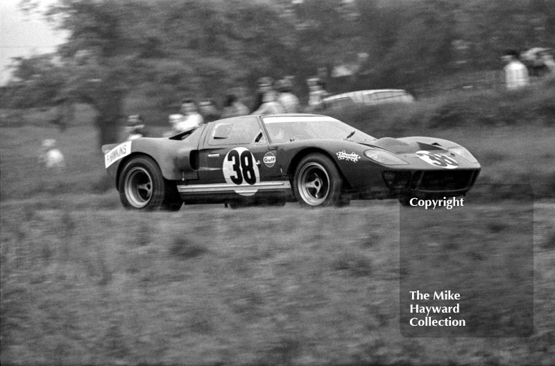 Paul Hawkins, Ford GT40, 1968 Tourist Trophy, Oulton Park.
