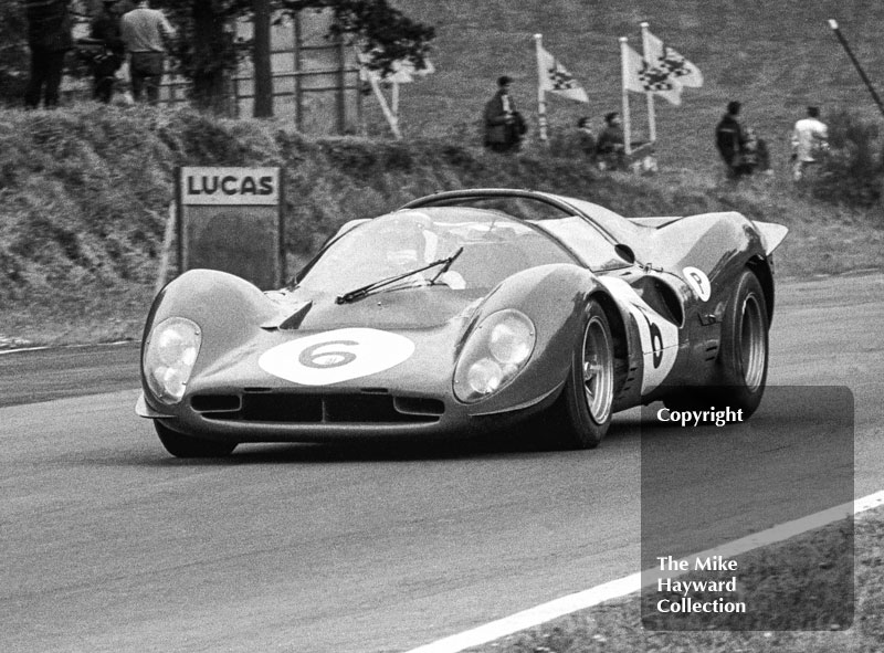 Chris Amon/Jackie Stewart, Ferrari 330P4, Brands Hatch, BOAC 500 1967.
