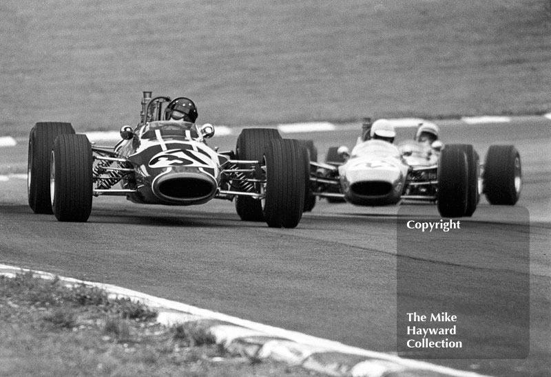 Roy Pike, Charles Lucas Titan Mk 3, leads Ian Ashley, Chequered Flag McLaren M4A, at South Bank Bend, F3 Clearways Trophy, British Grand Prix, Brands Hatch, 1968
