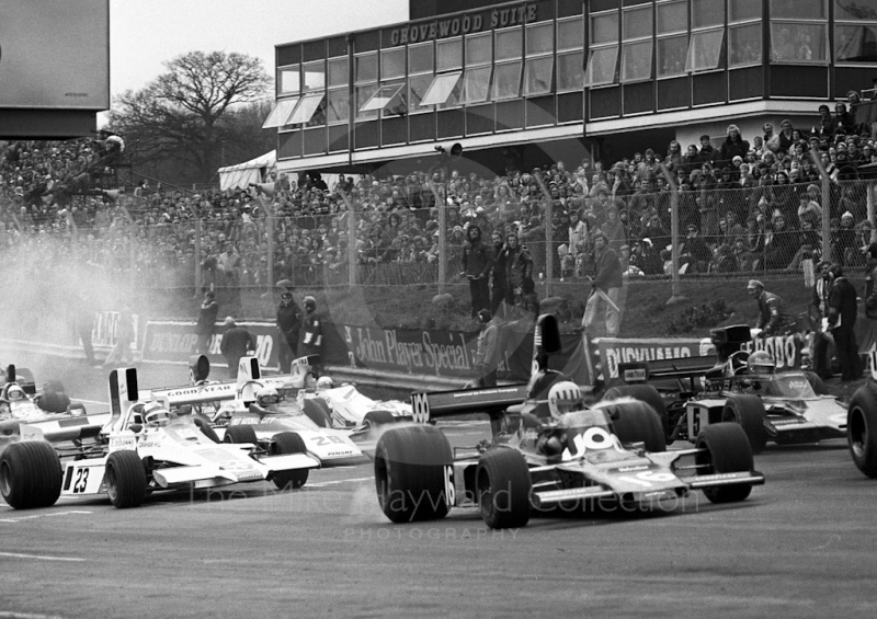 Rolf Stommelen, Embassy Hill Lola Ford T371, and Tom Pryce, Shadow DN5, Brands Hatch, Race of Champions 1975.
