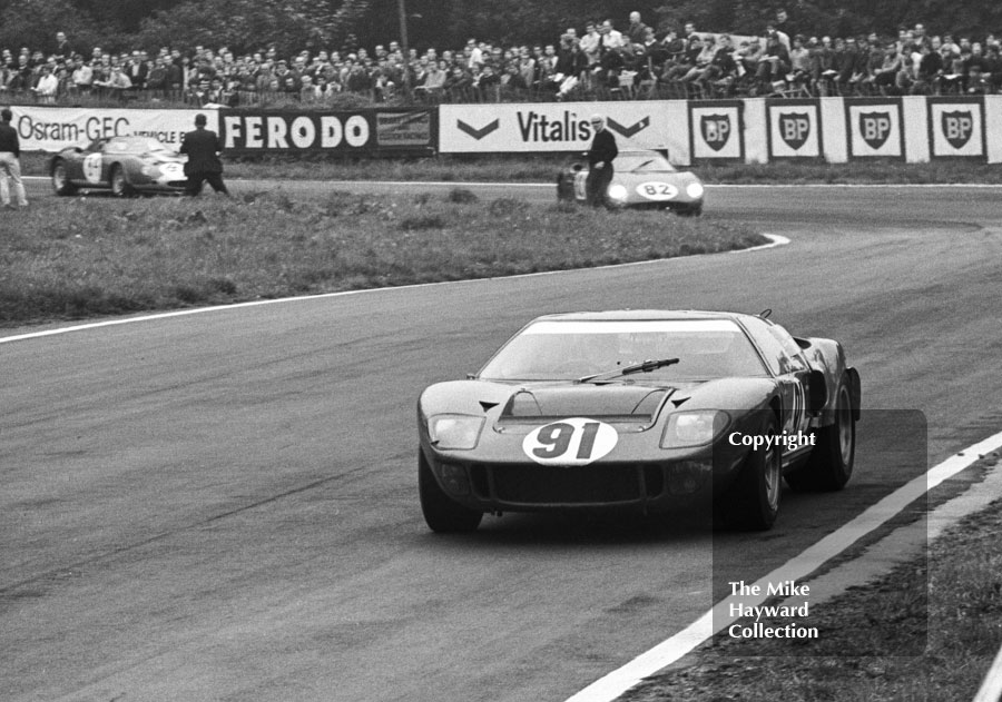 Paul Hawkins, Ford GT40; David Piper, Ferrari 250LM; and Richard Attwood, Ferrari 250 LM; Oulton Park Gold Cup meeting 1967.
