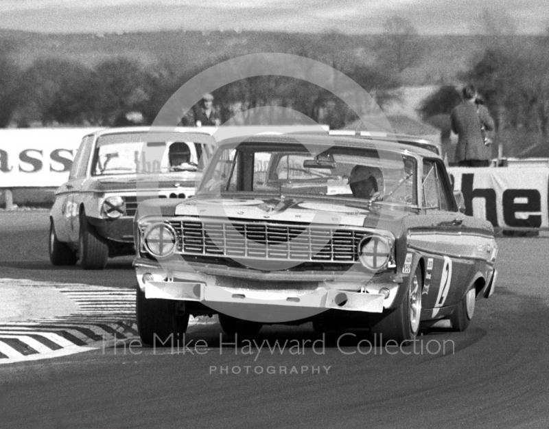 Brian Muir, Malcolm Gartlan Ford Falcon, Thruxton Easter Monday meeting 1969.
