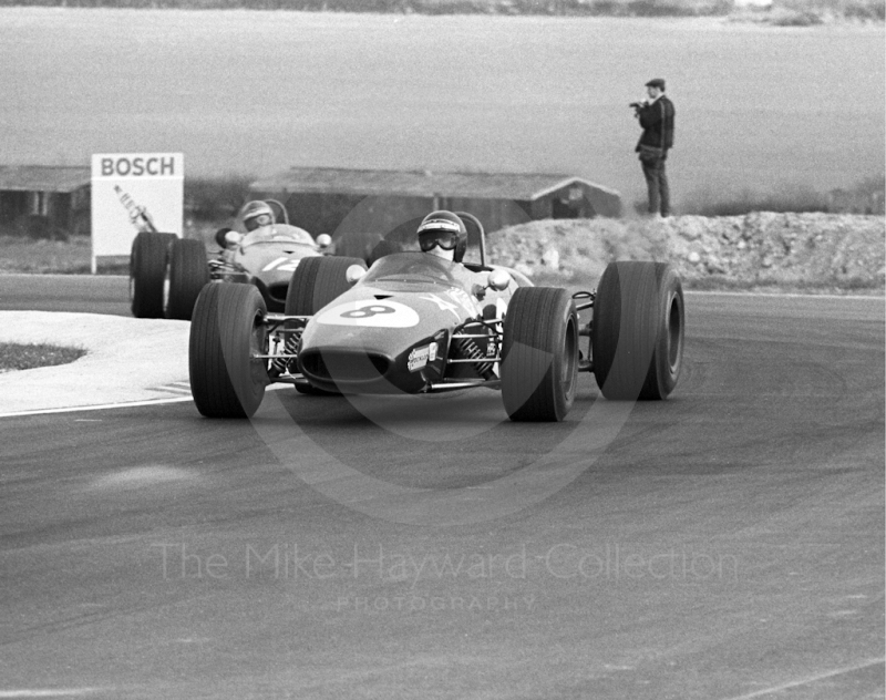 Jochen Rindt, Brabham BT23C, leads Piers Courage, Brabham BT23C, into the chicane, Thruxton, Easter Monday 1968.
