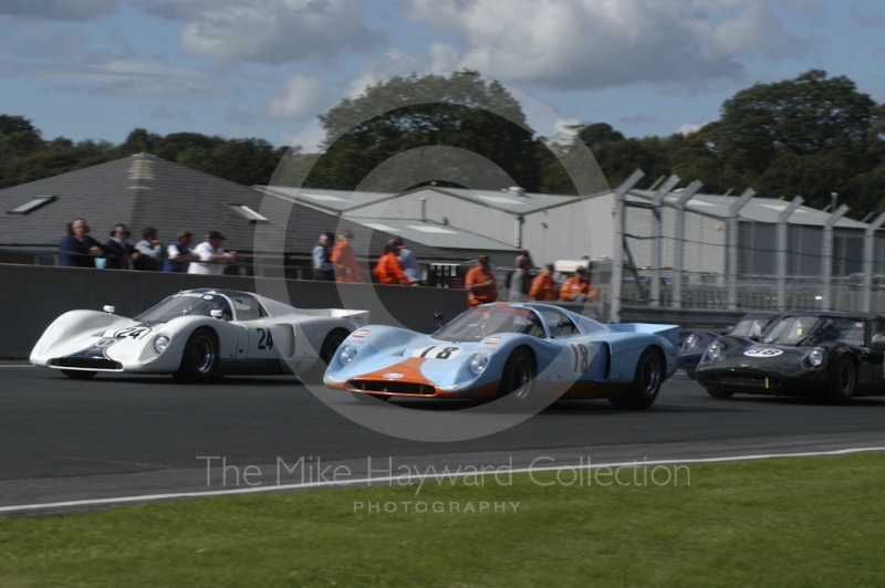 David Yates, 1970 Chevron B16, and Jon Minshaw, Chevron B16, at the start of the European Sports Prototype Trophy, Oulton Park Gold Cup meeting 2004.