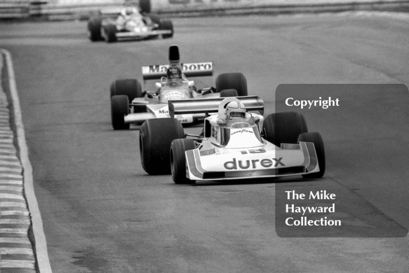Alan Jones, Durex Surtees TS19, leads James Hunt, Marlboro McLaren M23, Race of Champions, Brands Hatch, 1976.
