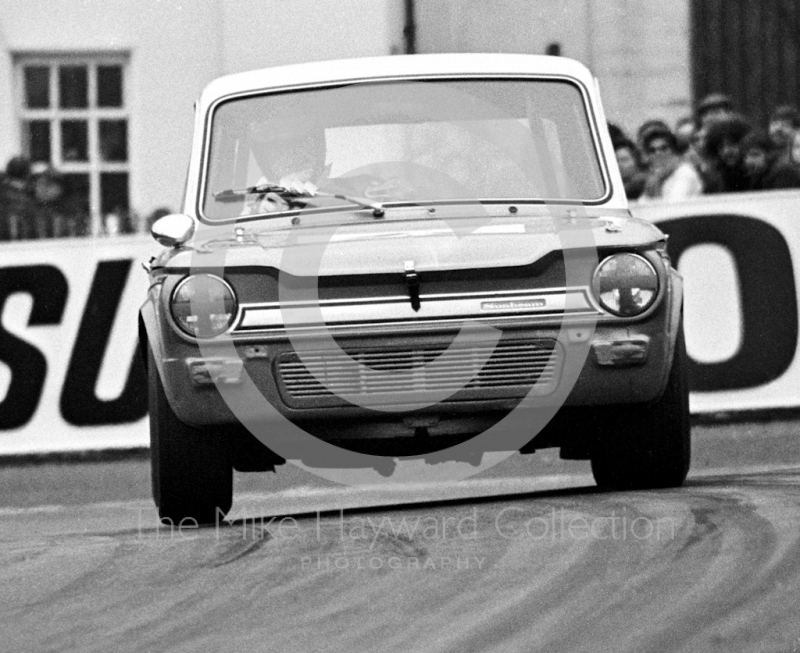 Sunbeam Imp at Lodge Corner, Oulton Park, Rothmans International Trophy meeting 1971.
