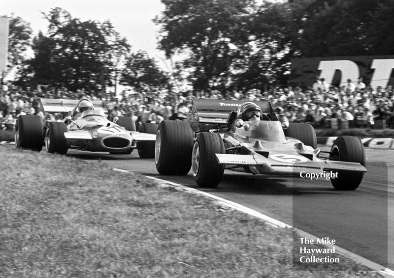 Jochen Rindt, Gold Leaf Team Lotus 72C V8, leads Jack Brabham, Brabham BT33 V8 round Clearways Bend, British Grand Prix, Brands Hatch, 1970
