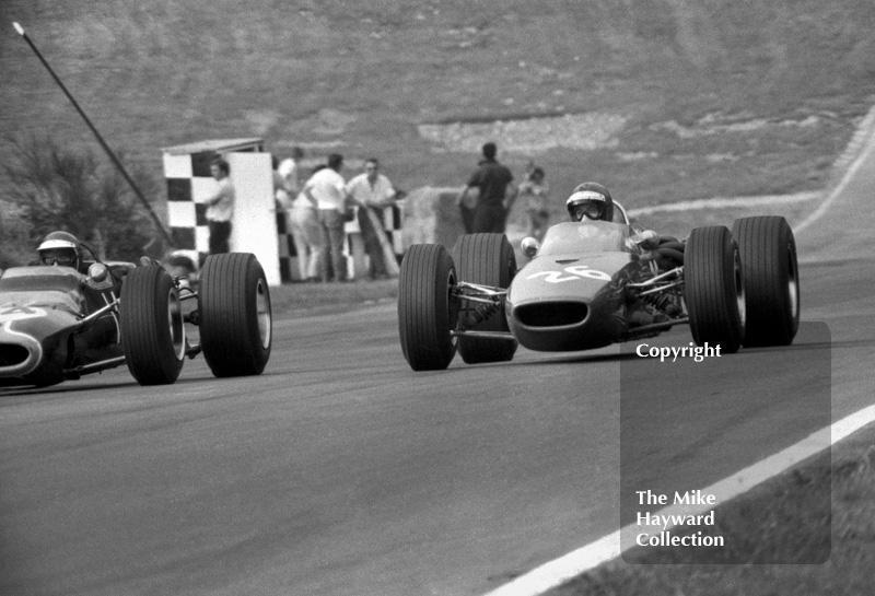Piers Courage, John Coombs McLaren M4A-2 Ford and Jacky Ickx, Tyrrell Matra MS5-11 Ford, Guards European F2 Championship, Brands Hatch, 1967

