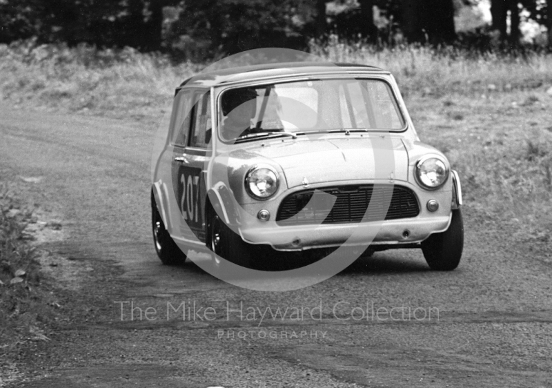 F Dent, Mini Cooper, Loton Park Hill Climb, September 1968.