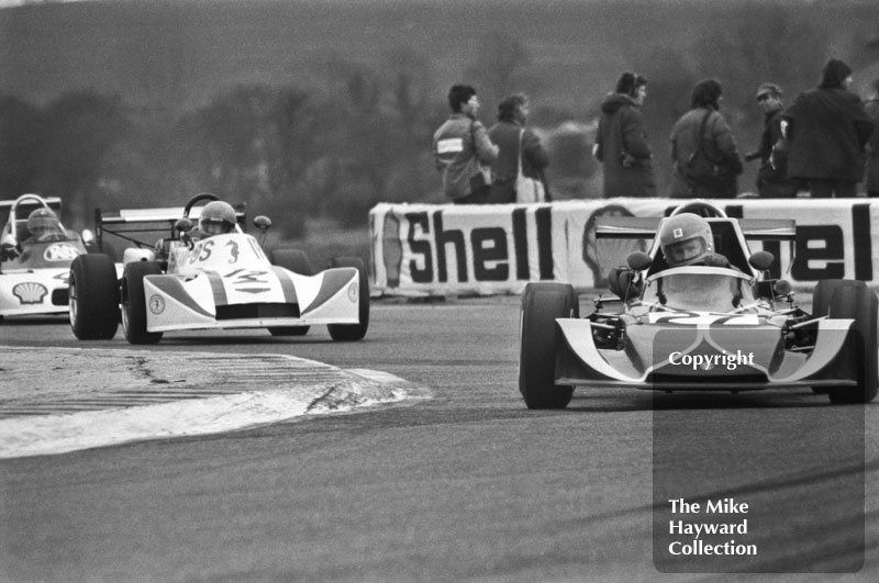 Ian Taylor, GRD 375, leads Bob Arnott, March 743, 1975 BARC Super Visco F3 Championship, Thruxton.
