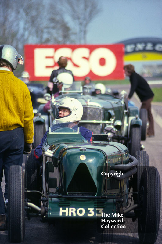 An MG L-Type Magna (HRO 33) on the grid, VSCC Donington May 1979.
