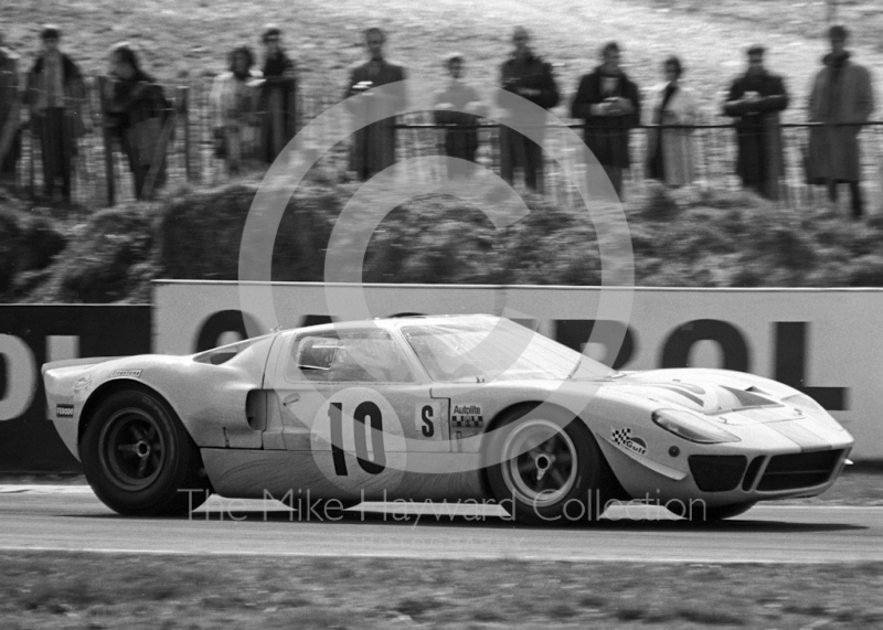 David Hobbs/Mike Hailwood, JW Ford GT40, Brands Hatch, BOAC 500 1969.
