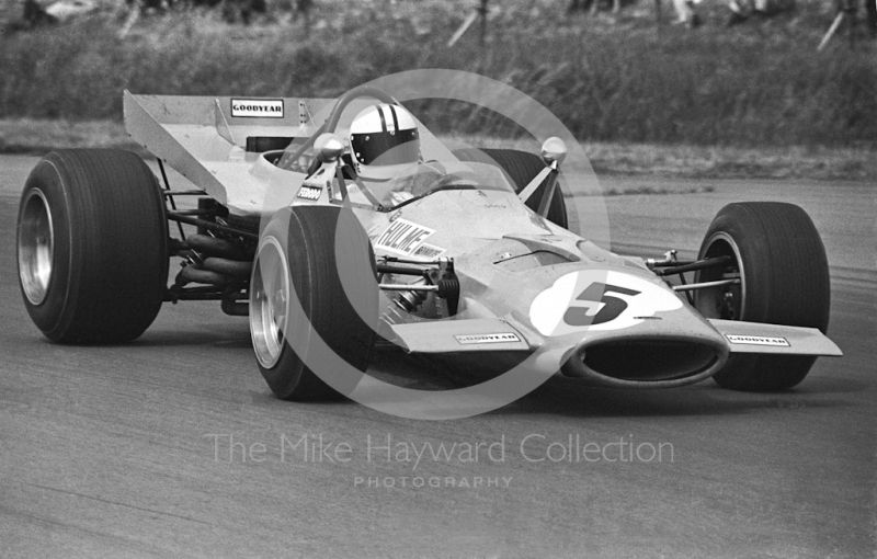 Denny Hulme, McLaren M7A, Silverstone, 1969 British Grand Prix.
