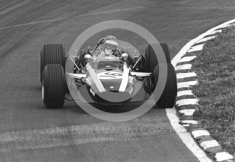 Vic Elford, Cooper BRM T86B, at Bottom Bend, British Grand Prix, Brands Hatch, 1968.
