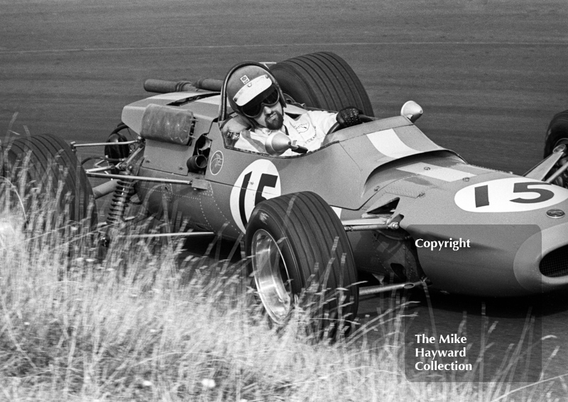 Henri Pescarolo, Matra Ford MS5-04, on the way to 8th place, Oulton Park, Guards International Gold Cup, 1967.