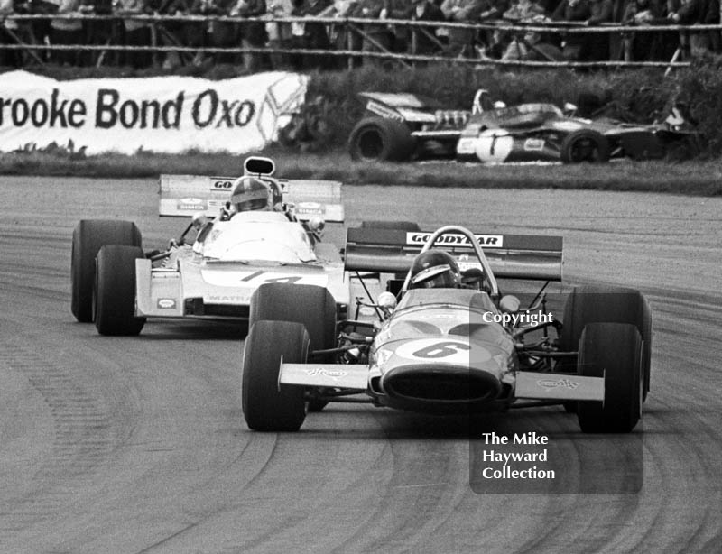 Peter Gethin, McLaren M14A DFV, and Chris Amon, Matra MS120B, Silverstone International Trophy 1971.
