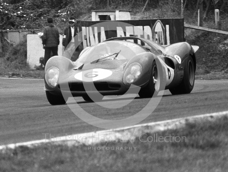 Chris Amon/Jackie Stewart, Ferrari 330P4, Brands Hatch, BOAC 500 1967.
