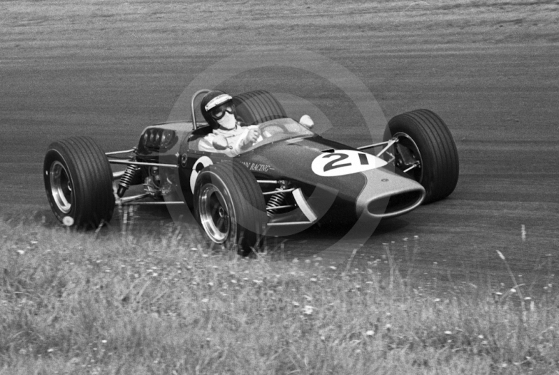 Jochen Rindt, Winkelmann Brabham Ford BT23-5, at Esso Bend, Oulton Park, Guards International Gold Cup, 1967.
