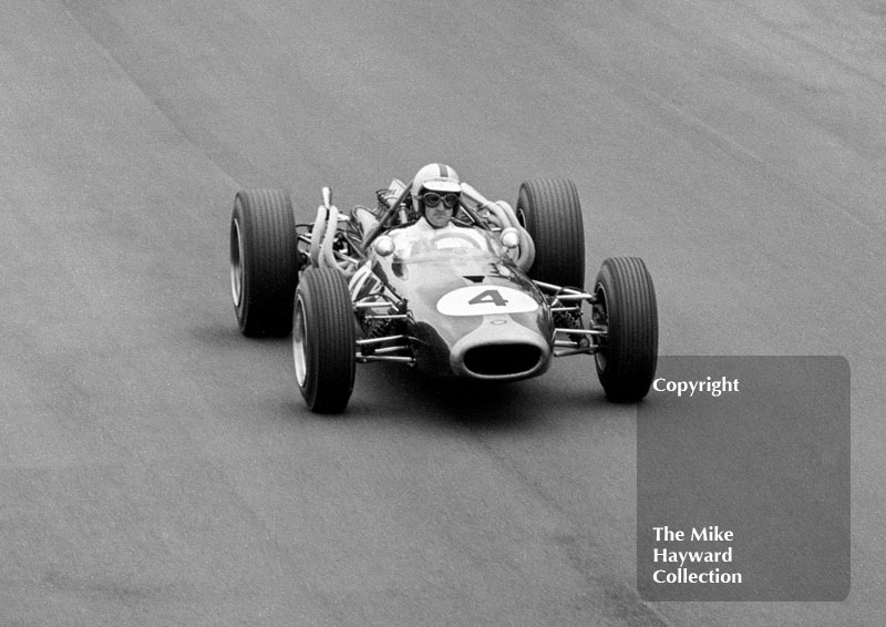 Denny Hulme, Brabham BT20, 1966 Gold Cup, Oulton Park.
