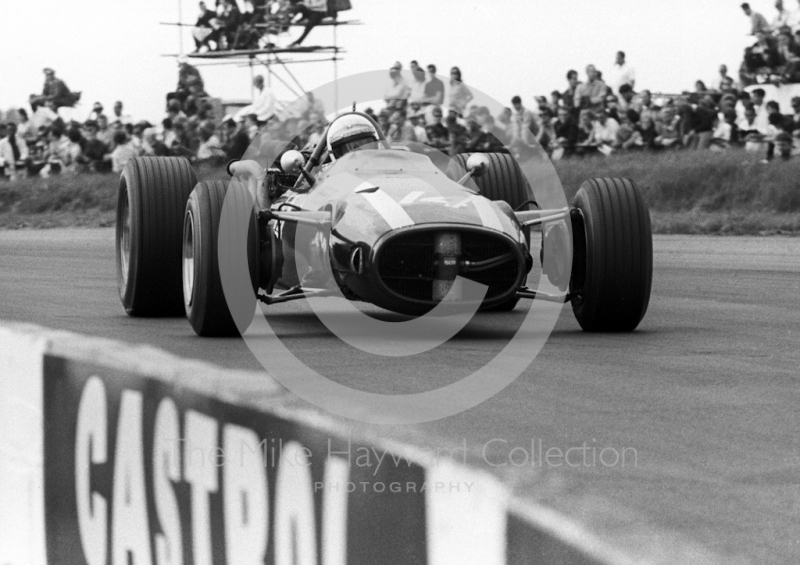 Alan Rees, Cooper Car Company Cooper Maserati, at Copse Corner, Silverstone, British Grand Prix, 1967.
