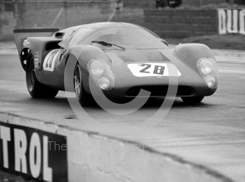 Paul Hawkins, Lola T70, International Trophy meeting, Silverstone, 1969.
