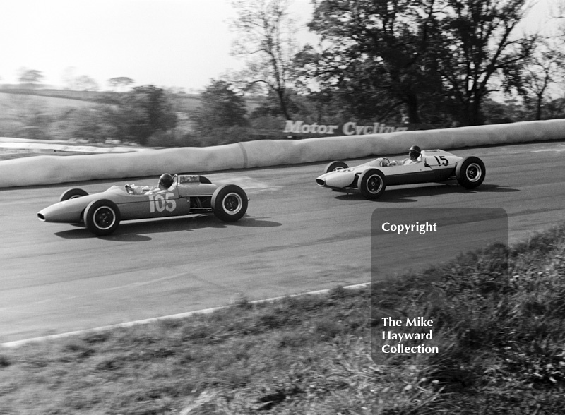 Jacques Maglia, Brabham BT10, and Tony Hegbourne, Norman Racing Team Cooper T71, Grovewood Trophy, Mallory Park, May&nbsp;1964.
