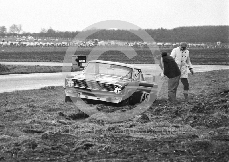 Brian Muir's Ford Falcon retires, Silverstone International Trophy meeting 1969.
