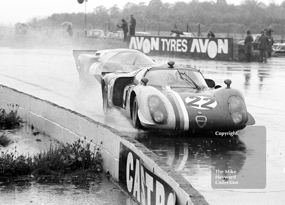 Claude Bourgoignie, VDS Racing Team Alfa Romeo T33/2, followed by a Lola T70, Martini International Trophy, Silverstone, 1969
