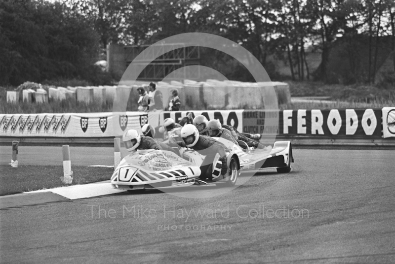 Dick Greasley leads at the chicane, Donington Park 1980.