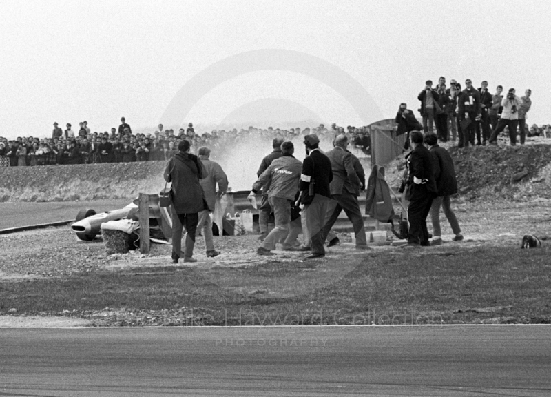 Allan Deacon, Brabham BT21, spins at Cobb Corner, Thruxton Easter Monday F2 International, 1968.
