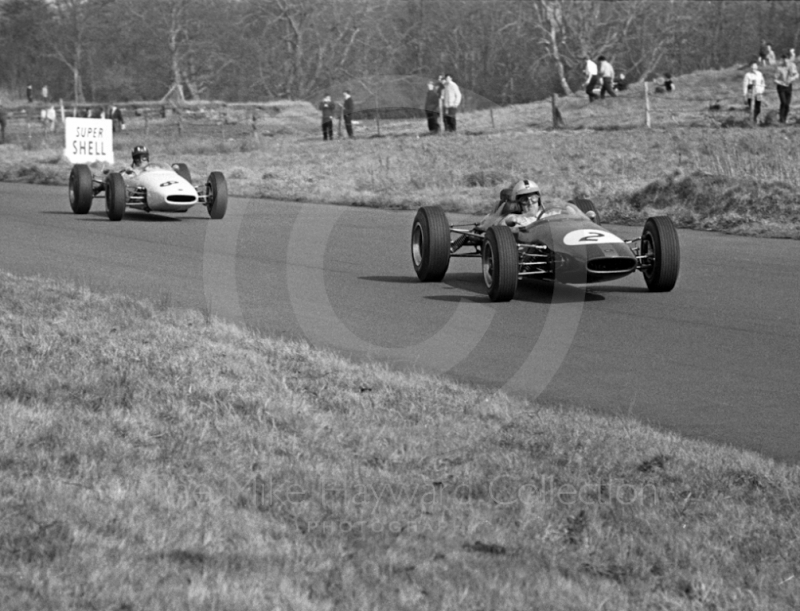 Denny Hulme, Brabham BT16 (chassis F2-10-65) Cosworth, leads Graham Hill, John Coombs Brabham BT16 (chassis F2-8-65)&nbsp;BRM, down The Avenue, Oulton Park, Spring International 1965.
