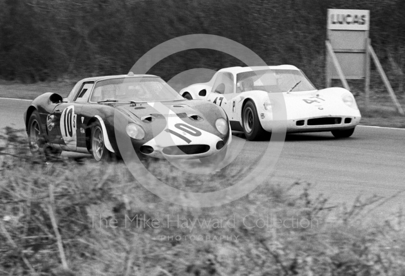 The Paul Vestey/Roy Pike Ferrari 250LM and Digby Martland/Brian Classick Chevron B8 BMW, BOAC 500, Brands Hatch, 1968
