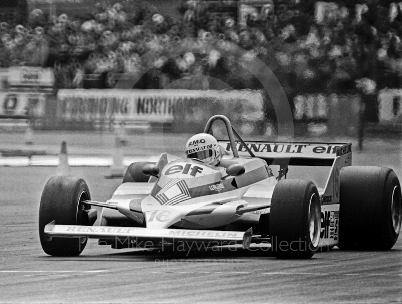 Rene Arnoux, Renault Elf RE30 at Woodcote, Silverstone, British Grand Prix 1981.
