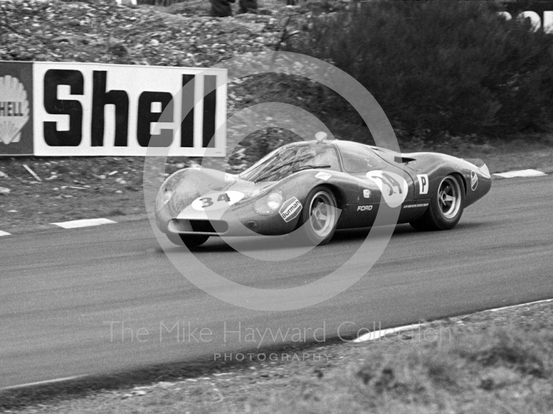 Alan Mann Ford F3L of Bruce McLaren and Mike Spence which retired with a broken drive shaft coupling, 1968 BOAC 500, Brands Hatch
