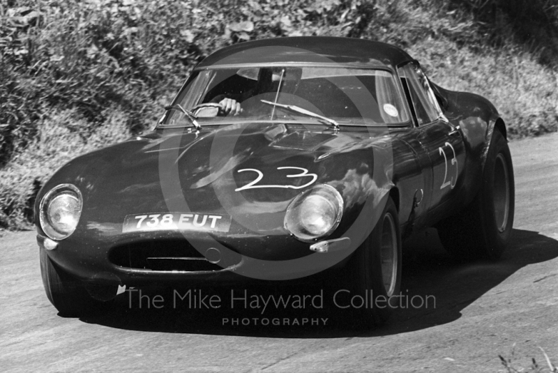 Mike Wright, lightweight Jaguar E type reg no 738 EUT, British Hill Climb Championship, Shelsley Walsh, June 1968.