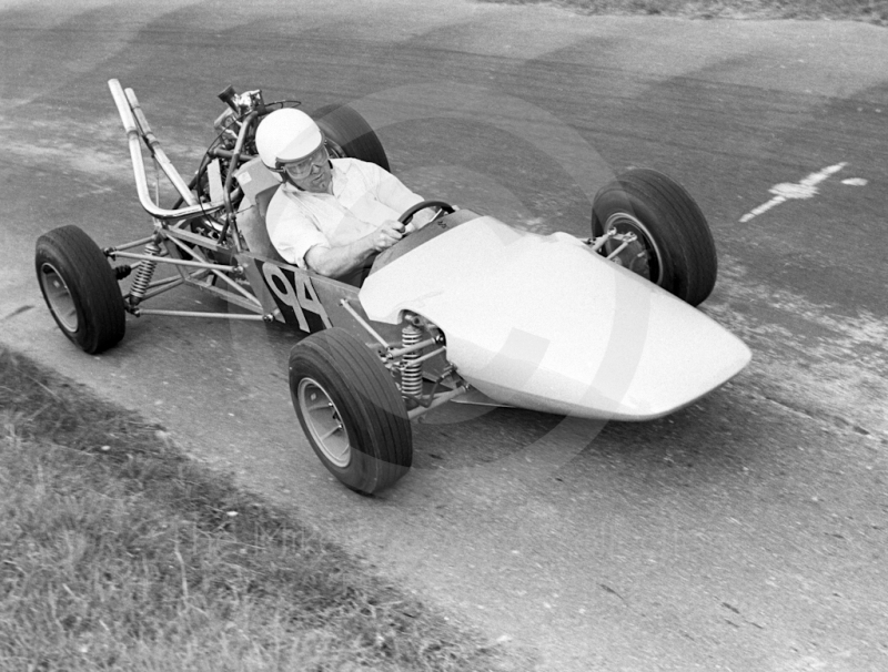 A Bayley, JW4 Mk2, Newton Oil Trophy Meeting, Prescott, 1968.