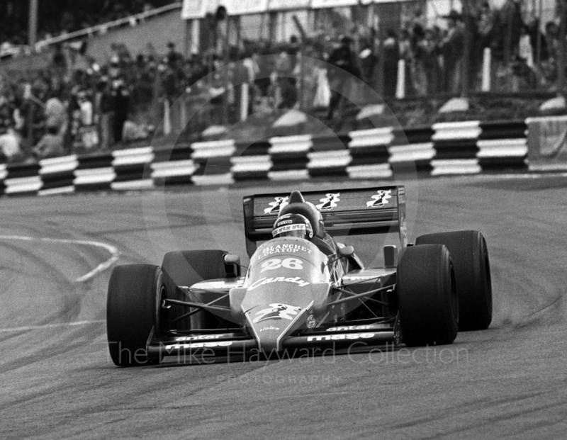 Jacques Laffite, Ligier JS25, Paddock Bend, Brands Hatch, 1985 European Grand Prix
