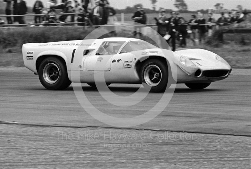 Denny Hulme, Steering Wheel Club of West Bromwich Lola T70, 1968 Martini International 300, Silverstone
