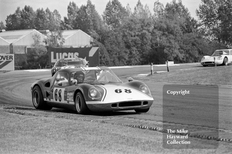 John Upton, 1965 Chevron B8, Atlantic Computer Historic GT Championship, Historic Championships Meeting, Donington Park, 1983.
