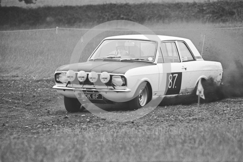 N Newton-Mason, Lotus Cortina (reg no M0K 6F), Express & Star National Autocross, Pattingham, South Staffordshire, 1968.