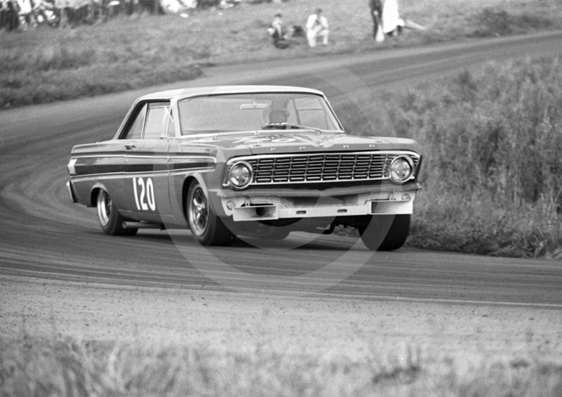 Frank Gardner, Alan Mann Racing Ford Falcon, winning Class B, over 2000cc, and setting fastest lap of 92.55mph, Oulton Park Gold Cup meeting, 1967.

