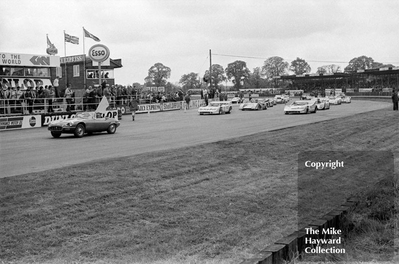 Jaguar E-type (VKV 881J)&nbsp;leads the cars off the grid at the Silverstone 1972 Super Sports 200.
