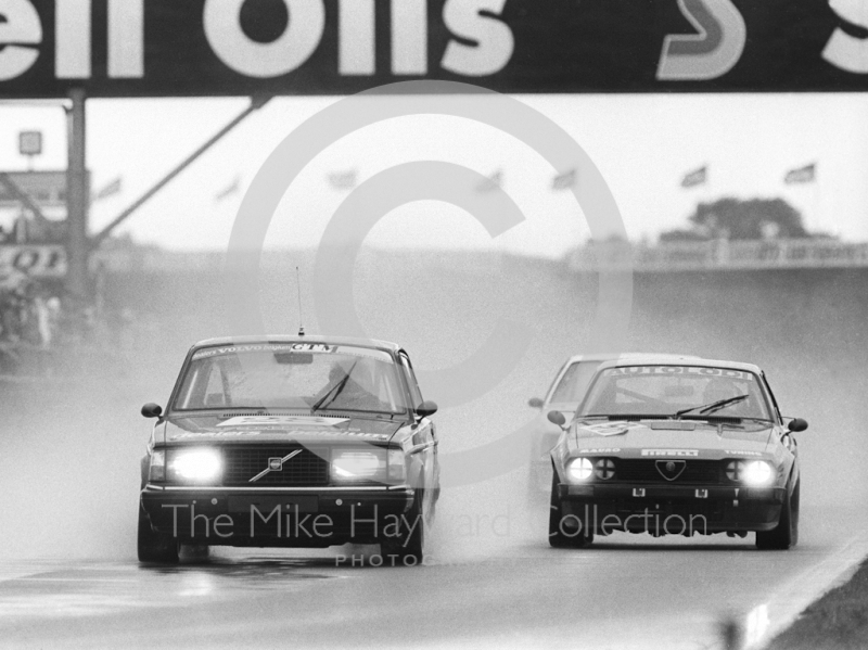 Jean-Marie Pirnay/Patrick Neve, Volvo 240 Turbo, followed by Emilio Rodriguez Zapico/M Micangeli and Alfa Romeo GTV, Istel Tourist Trophy, European Touring Car Championship, Silverstone, 1984
