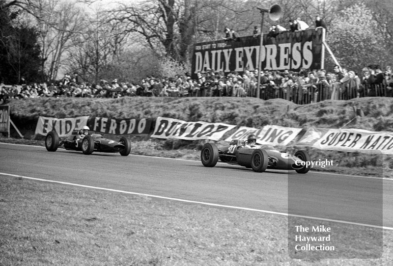 Tony Hegbourne, John Willment Automobiles Lola T55 (SL/64/2), Peter Revson, Ron Harris Lotus 32, 1965 Spring Trophy, Oulton Park.
