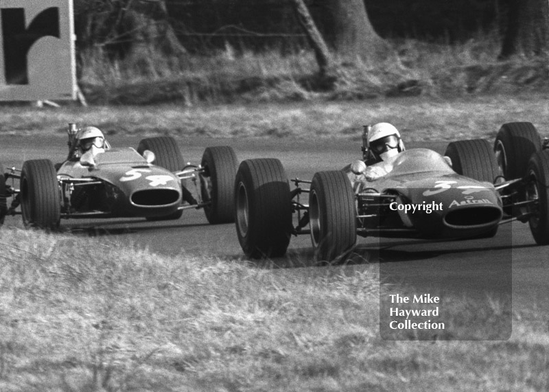 Morris Nunn, Astrali Lotus 41, leads Chris Craft, Tecno 68, BRSCC Trophy, Formula 3, Oulton Park, 1968.
