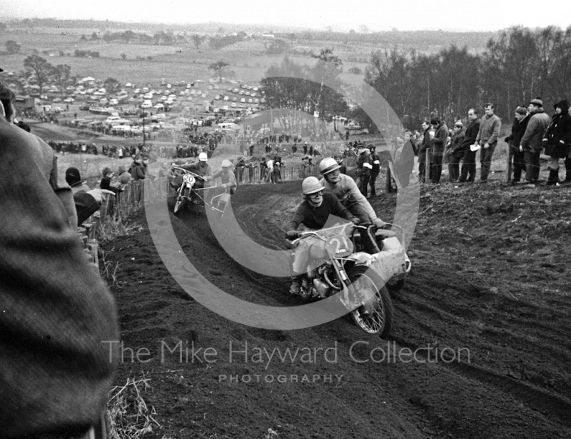 P Cooper, Flower Power 500, ACU British Scramble Sidecar Drivers Championship, Hawkstone Park, 1969.