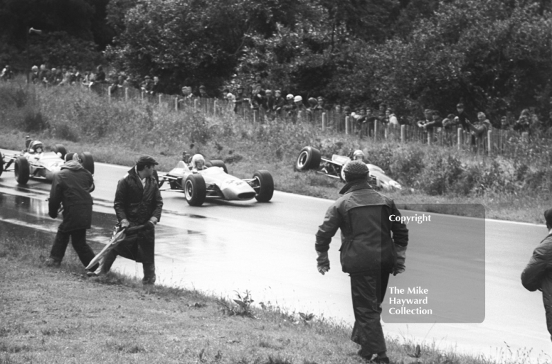 Peter Gaydon, SMRT Titan MK 3 Ford, goes off under braking for the hairpin, Heat 2, Mallory Park, Guards International Trophy, 1968. Also seen is Tim Schenken, Chevron B9.
