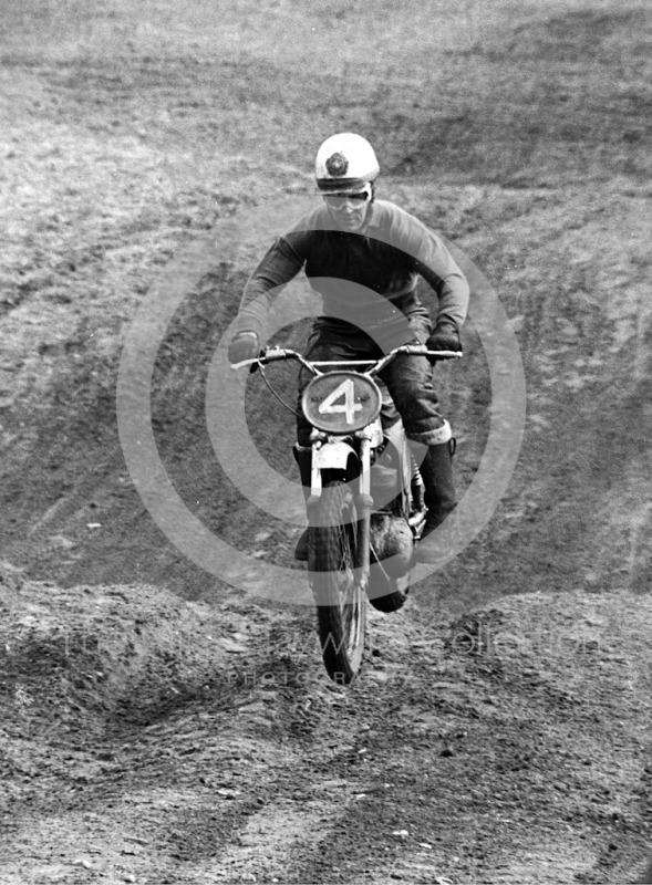 Jeff Smith, BSA 500, ACU British Scramble Sidecar Drivers Championship meeting, Hawkstone Park, 1969.