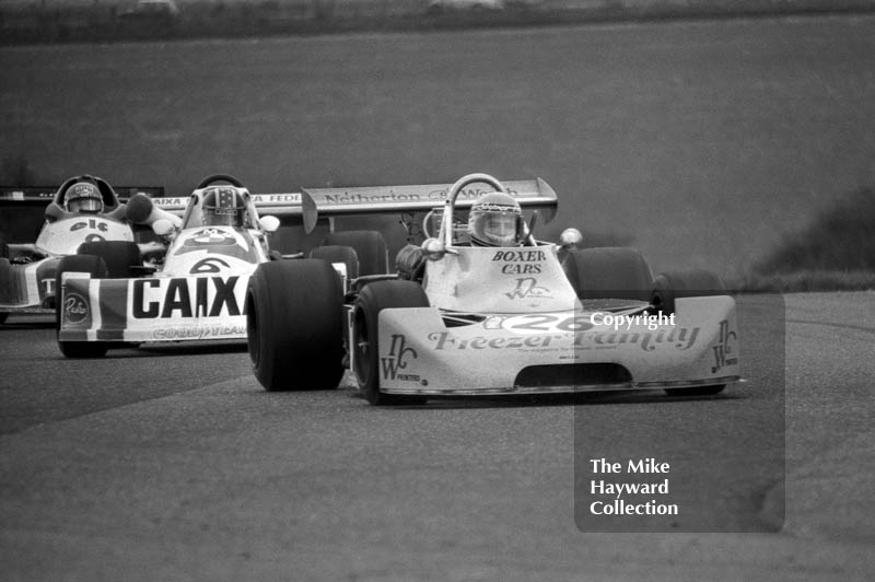Brian Henton, Boxer PR2 (PR276) Hart, ahead of Alex Ribeiro, March BMW 772P, F2 International, Thruxton, 1977.
